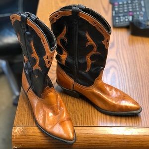 Dingo boots like new wore a few times size 7-1/2